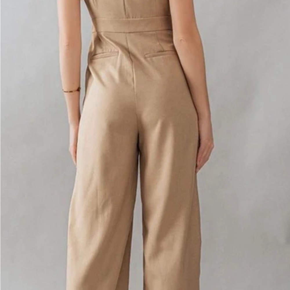 NWT size Small - Big hit fashion size small notch, lapel, flaired leg jumpsuit - Picture 3 of 8